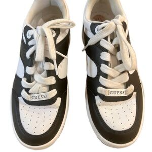 Guess Black & White Lace-Up Sneakers Women’s Size 7.5